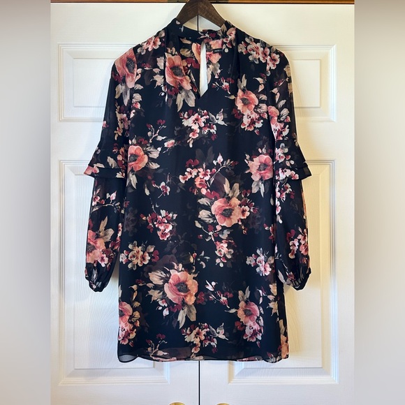 White House Black Market Dresses & Skirts - Floral Long Sleeve Dress